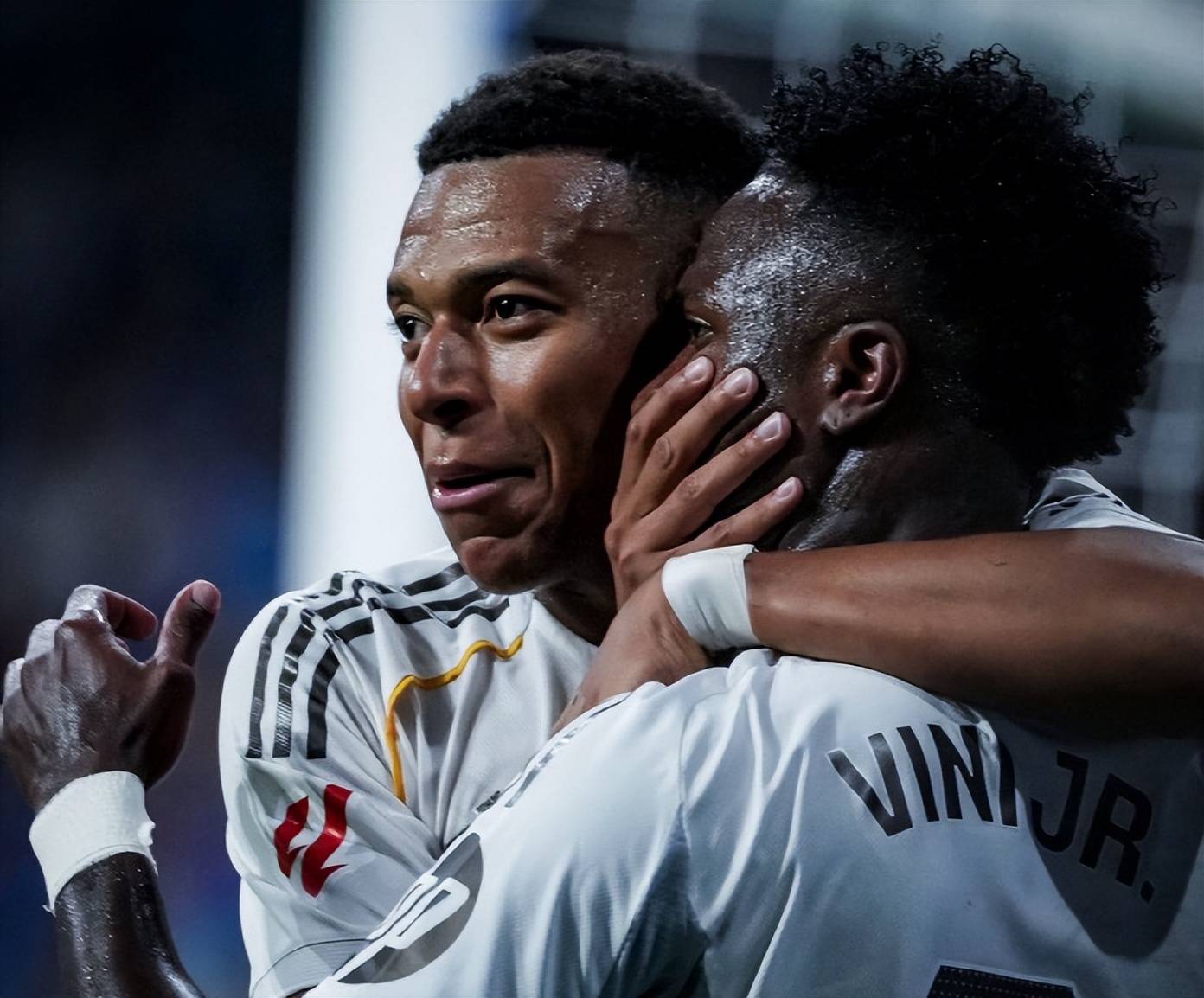 关于皇家马德里训练开放日;今晚迎来里程碑引欢呼;NBA总决赛在即;训练强度明显提升的信息 关于皇家马德里训练开放日;今晚迎来里程碑引欢呼;NBA总决赛在即;训练强度明显提升的信息