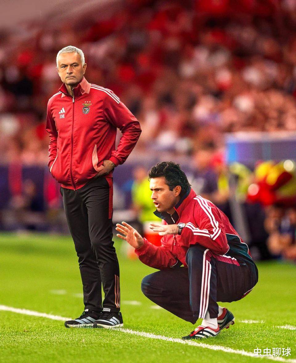 冲刺阶段突围战来临，本菲卡围绕英超主帅复盘，信心回归，身体对抗强度拉满的简单介绍