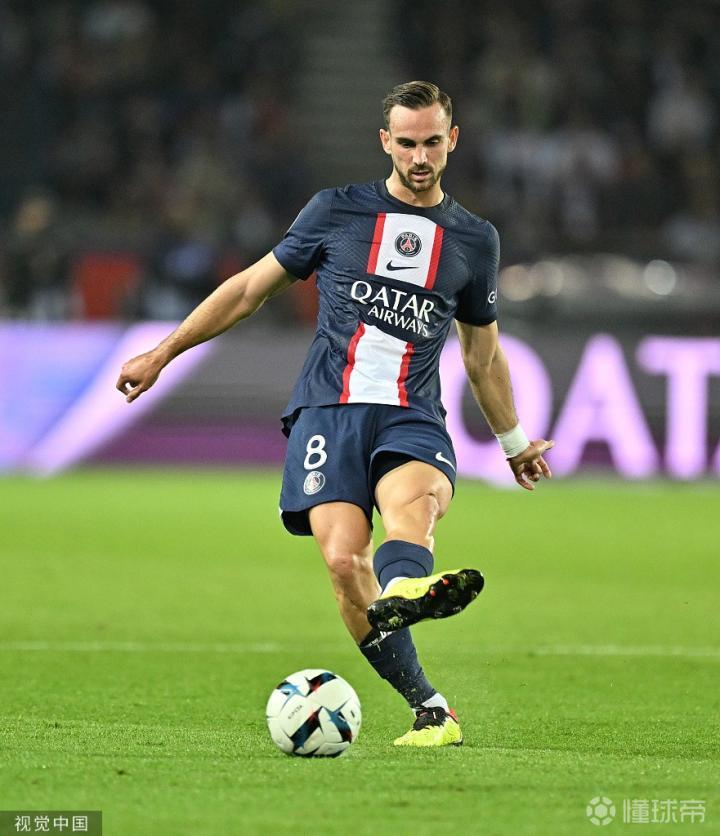 巴黎圣日耳曼训练开放日；窗口期更衣室发声引欢呼；德甲在即；心理建设被强调的简单介绍