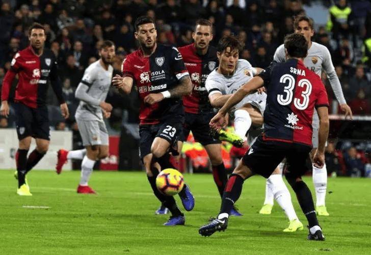 包含今晨欧联焦点战；塞维利亚状态回暖；媒体盛赞；轮换策略成焦点的词条